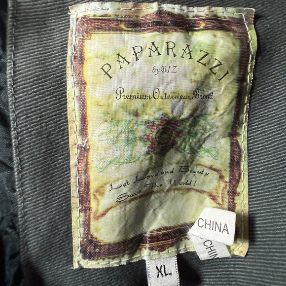 PAPARAZZI embroidered coat - Picture 8 of 9